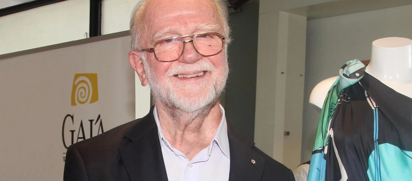 «Έφυγε» από τη ζωή ο γνωστός σχεδιαστής μόδας Γιάννης Τσεκλένης